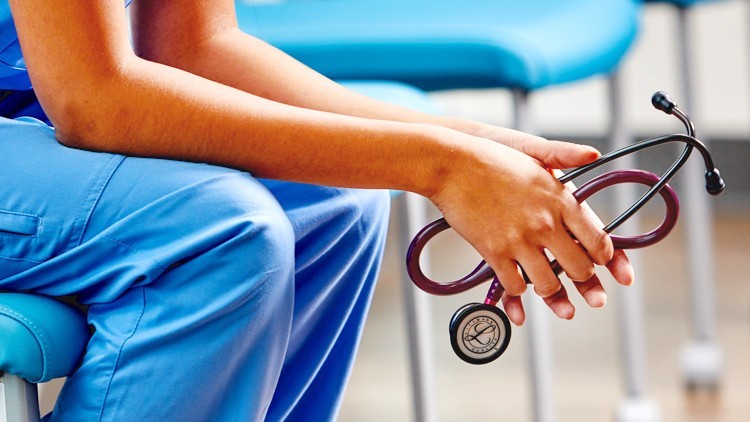 Curatarea si dezinfectarea unui stetoscop Littmann